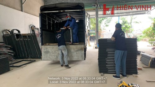 Vận chuyển từ xưởng sản xuất đến nơi lắp đặt vách ngăn