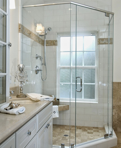 Vách kính cường lực kết hợp khung nhôm