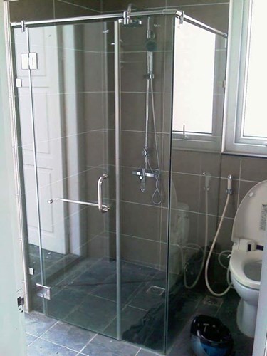 Mẫu phòng tắm kính cường lực vách ngăn vuông góc