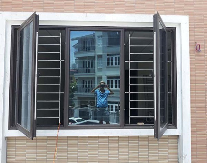 Cửa sổ nhôm mở quay 2 cánh
