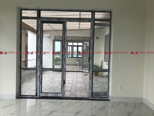 Mẫu cửa ra vào bằng nhôm Xingfa 2 cánh