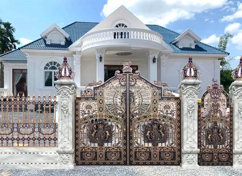 Mẫu cổng sắt mỹ thuật, thiết kế tinh xảo, tỉ mỉ trên từng chi tiết