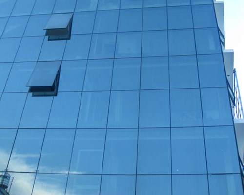 Toà nhà sử dụng vách mặt dựng hệ giấu đố