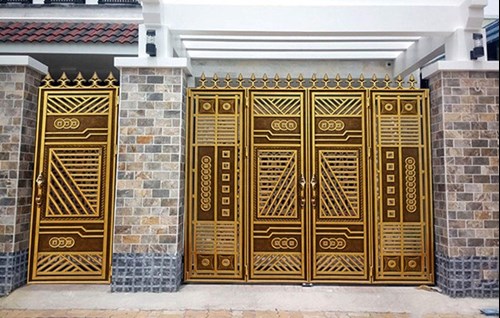 Cửa nhôm đúc được thiết kế giúp tiết kiệm diện tích cho căn nhà