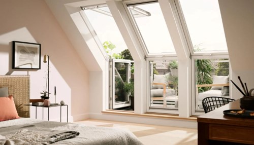 Vách kính mang đến vẻ đẹp riêng biệt cho căn nhà