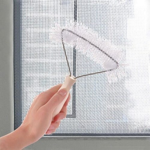 Vệ sinh cửa lưới chống muỗi không cần tháo lắp chính là cách dành cho các loại cửa lưới có độ bám bẩn ít