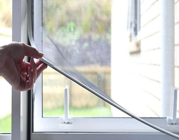 Cách vệ sinh cửa lưới chống muỗi - Bảo vệ không gian sống sạch sẽ và an toàn