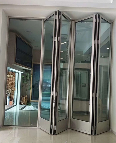 Mẫu cửa kính cường lực 4 cánh dạng xếp gập