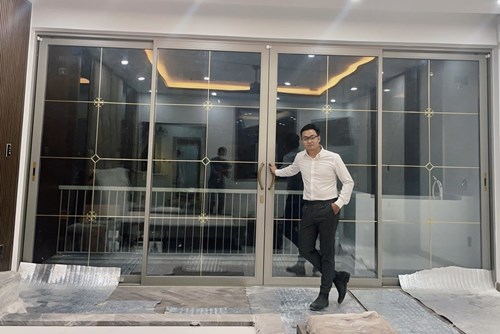Cửa đi nhôm Maxpro Tây ninh sở hữu cấu trúc bền đẹp, tiện dụng